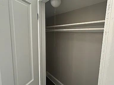 3rd image of 1513 1/2 Iowa St