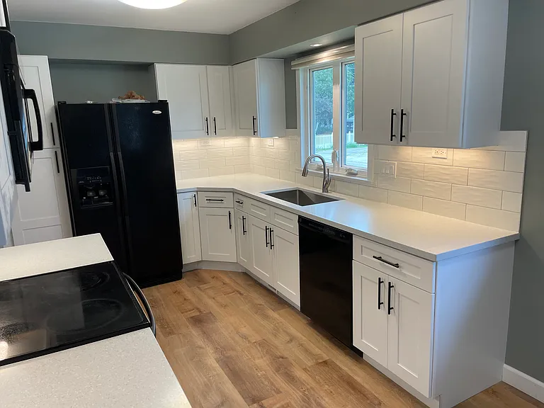 1704 Pixley Ave — Photo 3