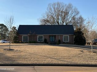 1001 Wade Hampton Rd, Dyersburg, TN 38024