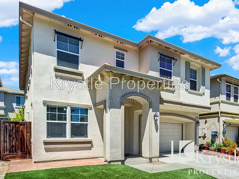 1649 Roma Dr — Photo 4