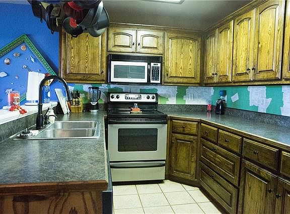 4th image of 617 Sunset Acres Ct
