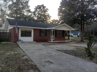 213 Rose Cir, Defuniak Springs, FL 32433