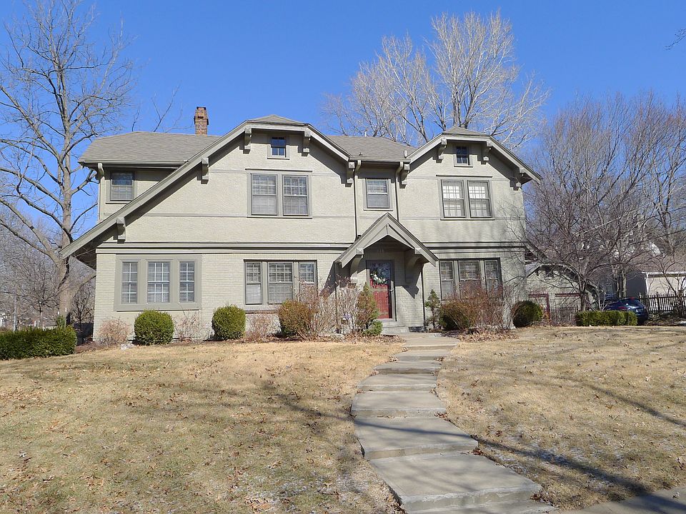 1st image of 814 W 74th St