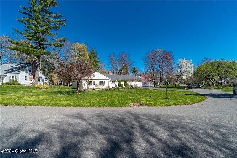 4th image of 117 Marlboro Road