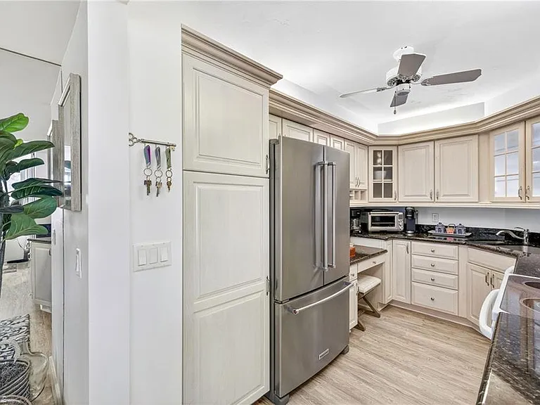4001 Gulf Shore Blvd N #105 — Photo 11