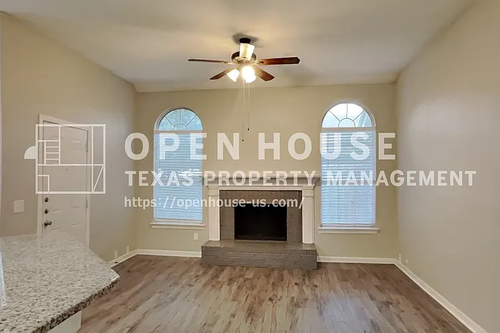 3 bed, 2.0 bath, 1685 sqft, $2,300 — Photo 3