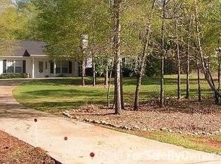 122 S Rock Island Dr, Eatonton, GA 31024