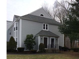 1 Newbury Ln, Wallingford, CT 06492