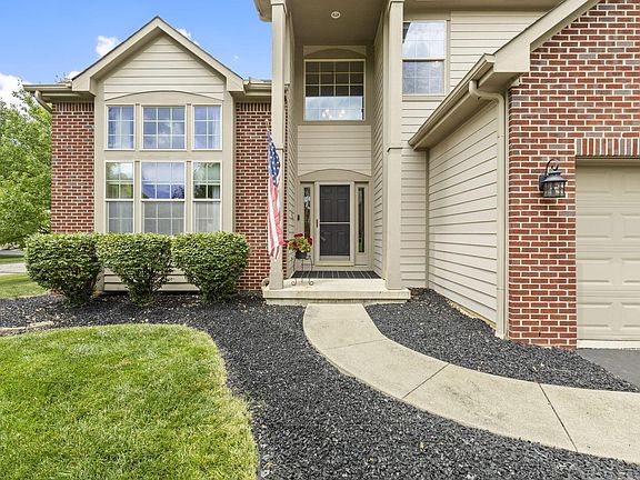 3rd image of 7508 Twin Acorn Ct