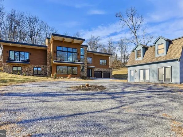 222 Vaughndom Way, Martinsburg, WV 25404