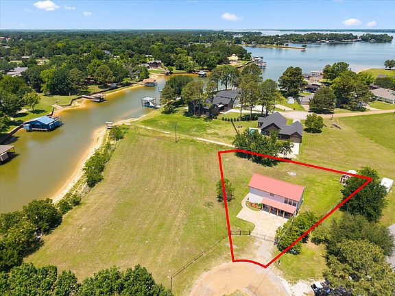 4th image of 306 Lazy Cane Ranch Rd