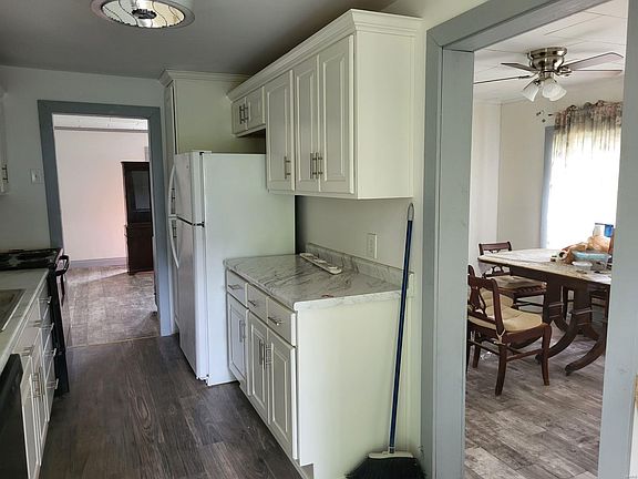 2nd image of 104 N Mound St