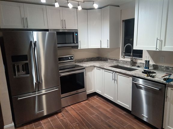 3rd image of 1906 SW 23rd St #1906