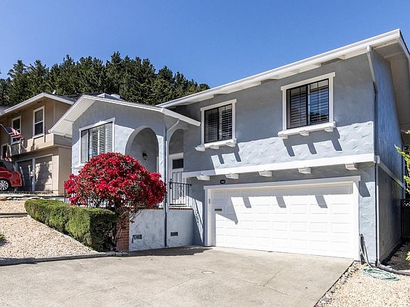 3rd image of 1048 Everglades Dr