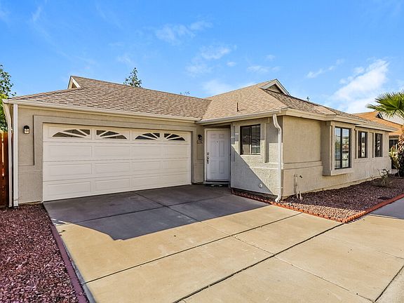 3rd image of 2029 W Columbine Dr