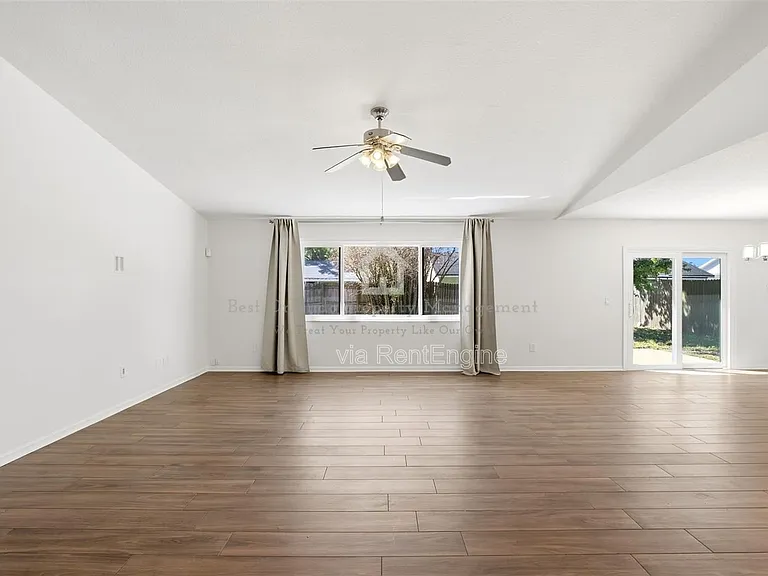 7326 Wethersfield Dr — Photo 9