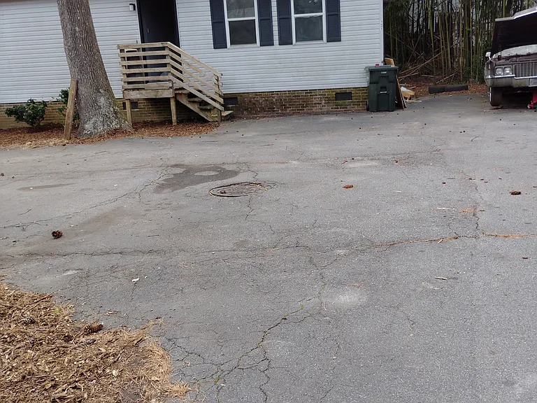 131 Brookway Dr — Photo 3