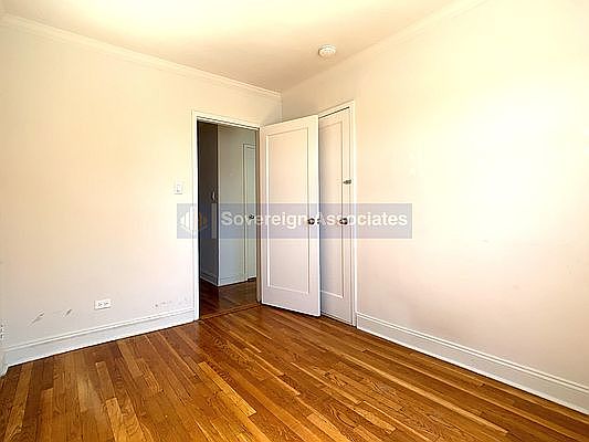 5th image of 3555 Oxford Ave APT 7G