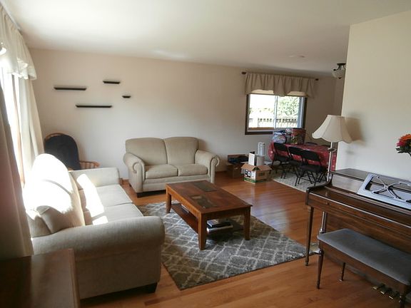 3rd image of 15605 Latrobe Ave