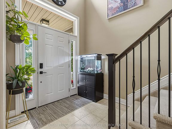 3rd image of 92 Windermere Blvd