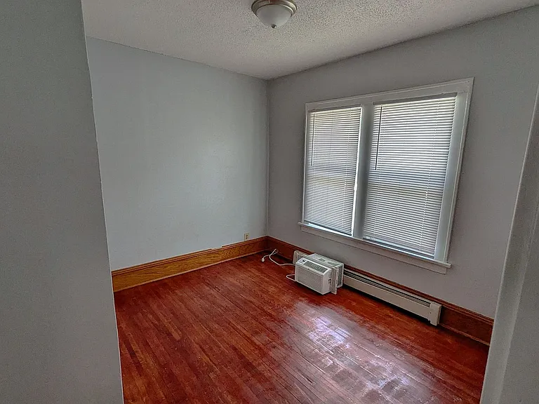 1812 Golden Valley Rd — Photo 7