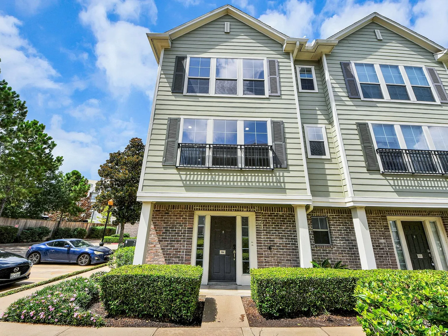 2 bed, 2.5 bath, 1494 sqft, $2,150 — Photo 1