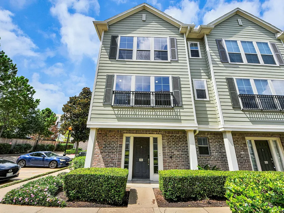 3001 Murworth Dr #904