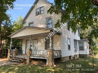 1322 SW Fillmore St, Topeka, KS 66604