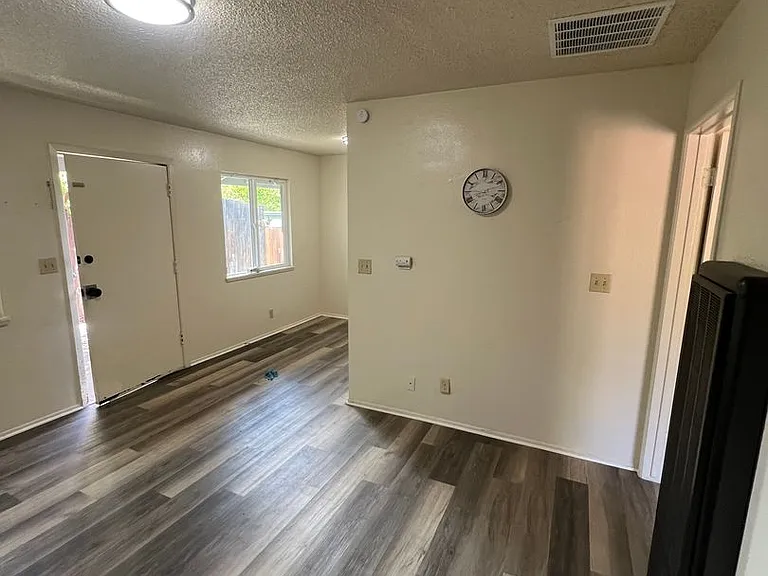 1168 Nevada Ave — Photo 4