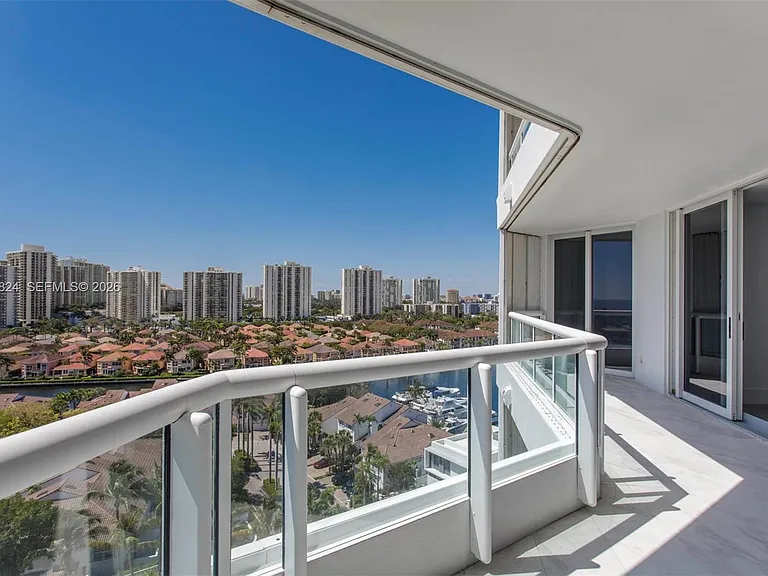 21055 Yacht Club Dr #1409 — Photo 38