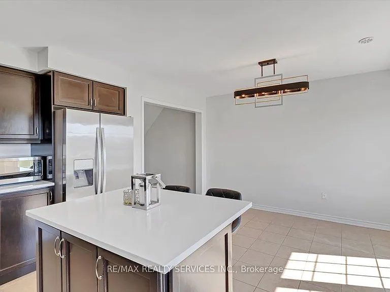 84 Bannister Cres — Photo 17