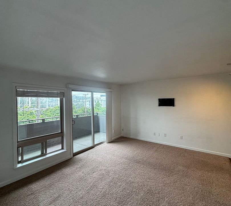 1st image of 2834 15th Ave W APT 302