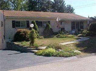 837 Macbeth Dr, Pittsburgh, PA