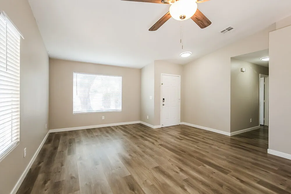 4 bed, 2.0 bath, 1594 sqft, $2,030 — Photo 4
