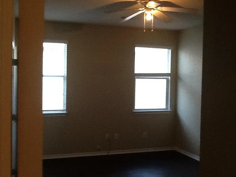 912 Poncho Ln — Photo 8