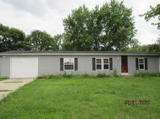 422 Palomino Dr, Danville, IL 61834