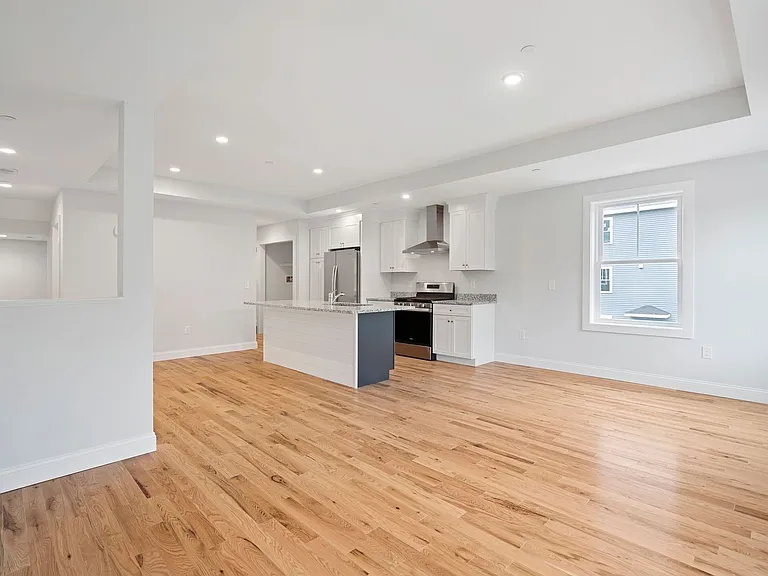 Paul's Place — Photo 6