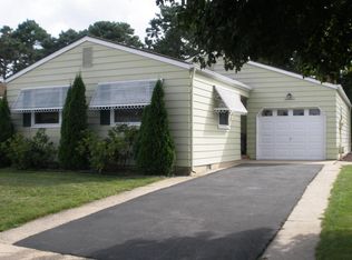 17 La Terraza Dr, Toms River, NJ 08757