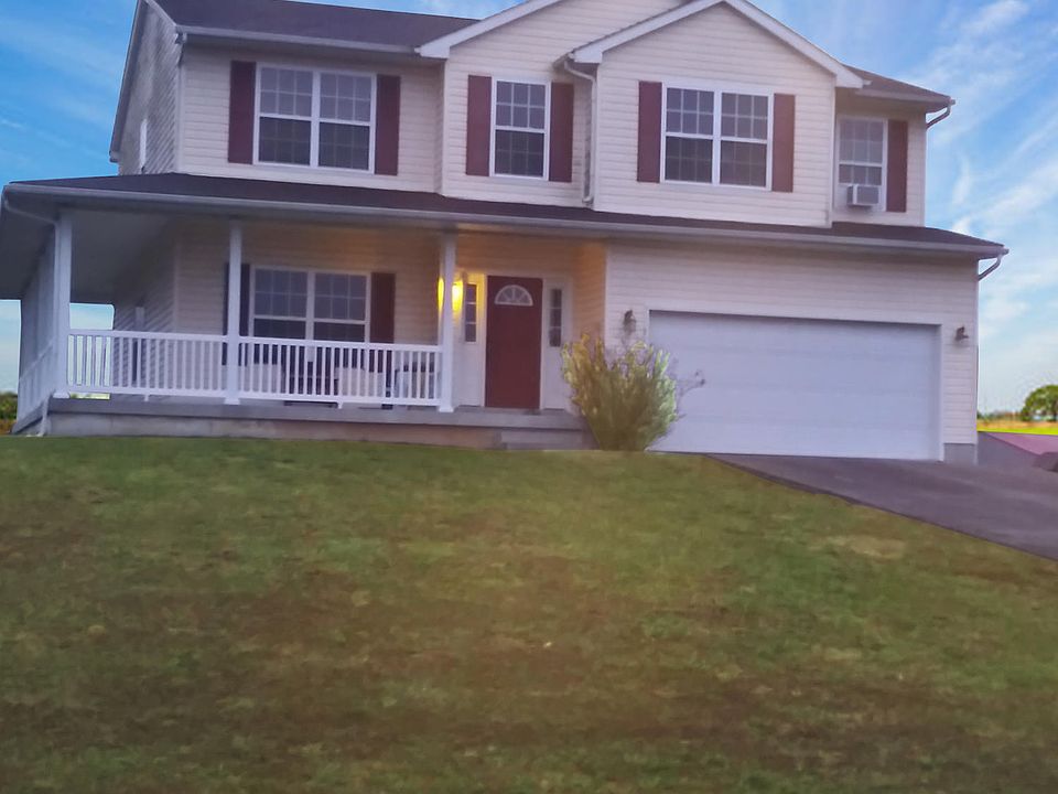 1st image of 729 Pin Oak Dr