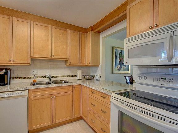 5th image of 307 Lake Evelyn Drive