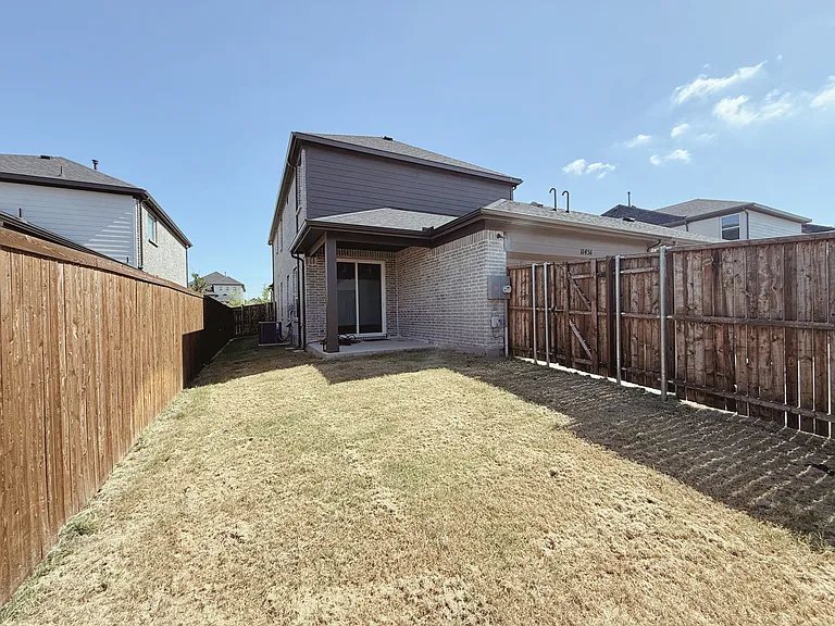 11451 Chepstow Cres — Photo 27