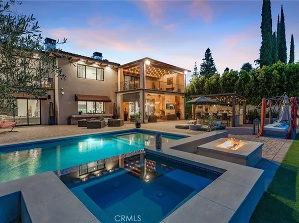 23042 Calvert St, Woodland Hills, CA 91367