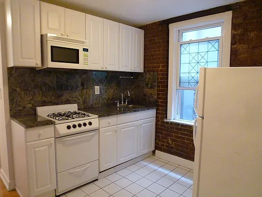 Rented by Citi Habitats | media 11