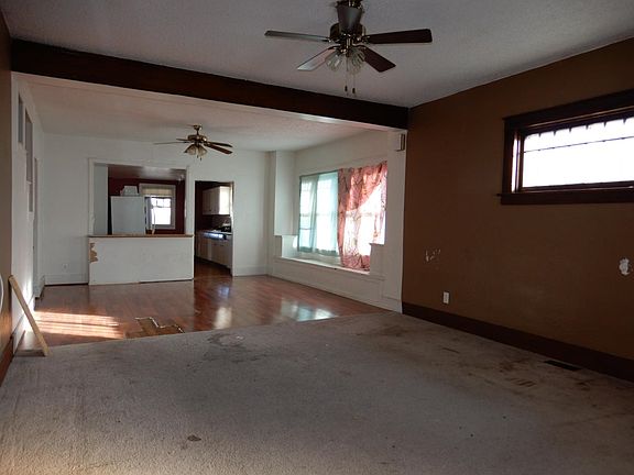 3rd image of 1113 6th Ave
