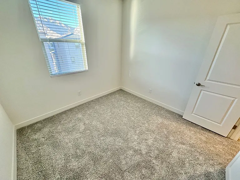 1548 Little Penguin St — Photo 10