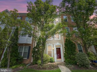 932 Harrison Cir, Alexandria, VA 22304