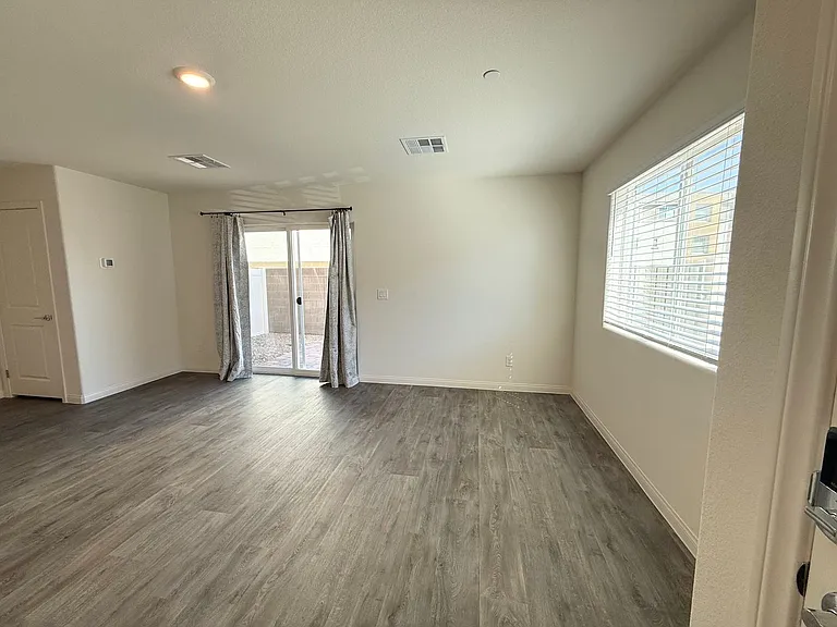 3720 Brilliant Sunset St — Photo 2