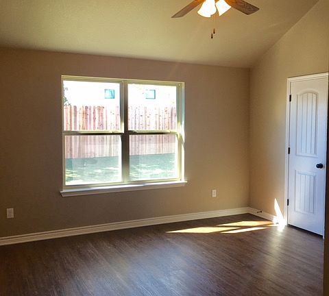 5th image of 505 Sladecek Dr #B