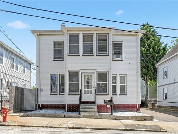 2nd image of 15 Flint St