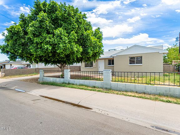 3rd image of 7737 W CLARENDON Avenue